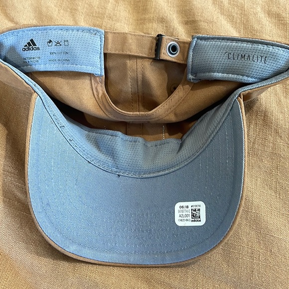 Adidas hat - Picture 3 of 3